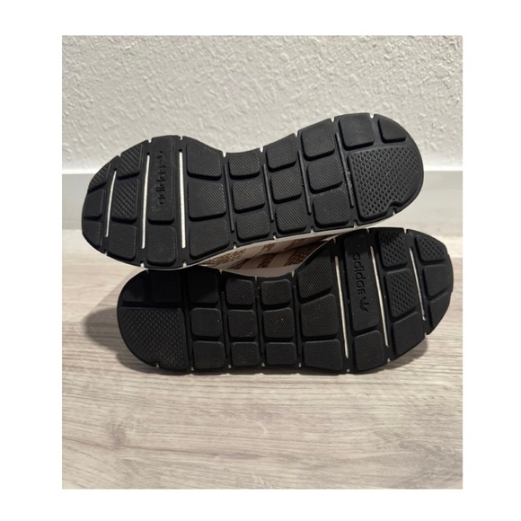 Adidas Swift Run - Picture 4 of 5